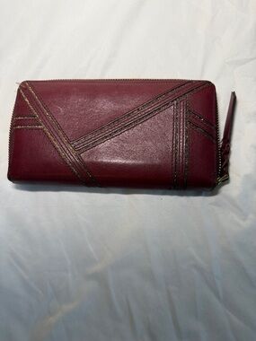 Fossil Large Caroline Burgundy Zip-Around Leather Wallet